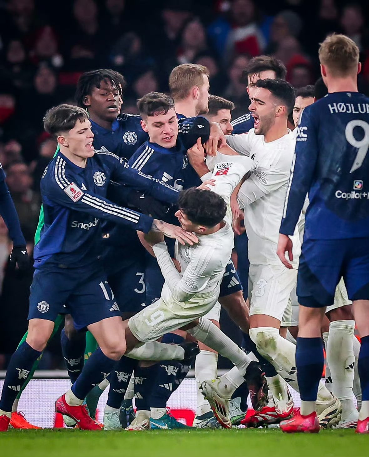 足总杯只有第五轮在周中吗 足总杯只有第五轮在周中吗