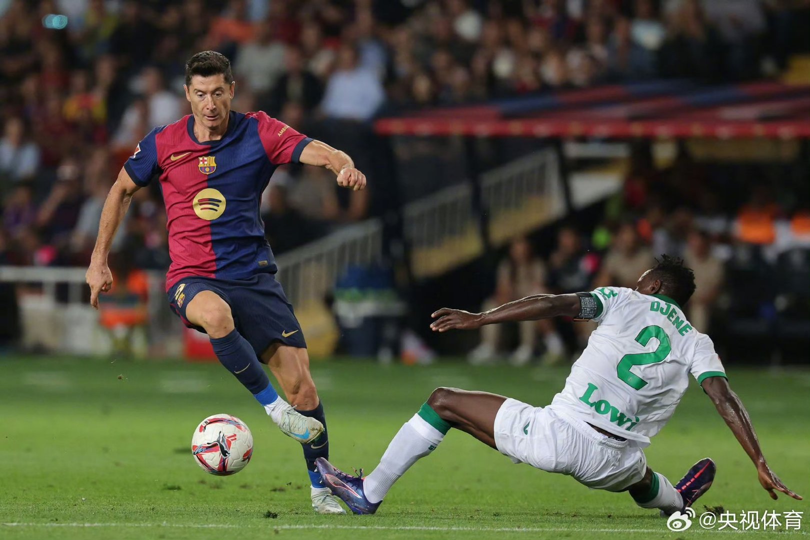 关于莱万多夫斯基爆冷击败西班牙队,大胜引爆全场!的信息 关于莱万多夫斯基爆冷击败西班牙队,大胜引爆全场!的信息