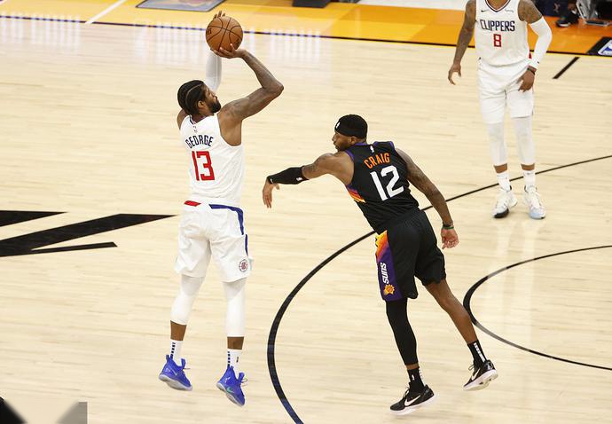 JackeyLove在快船比赛中回归赛场，关键助攻引发热议！的简单介绍